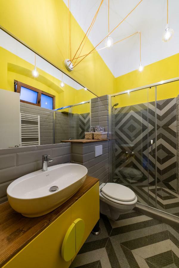 The Yellow Umbrella Studio Cluj-Napoca Buitenkant foto