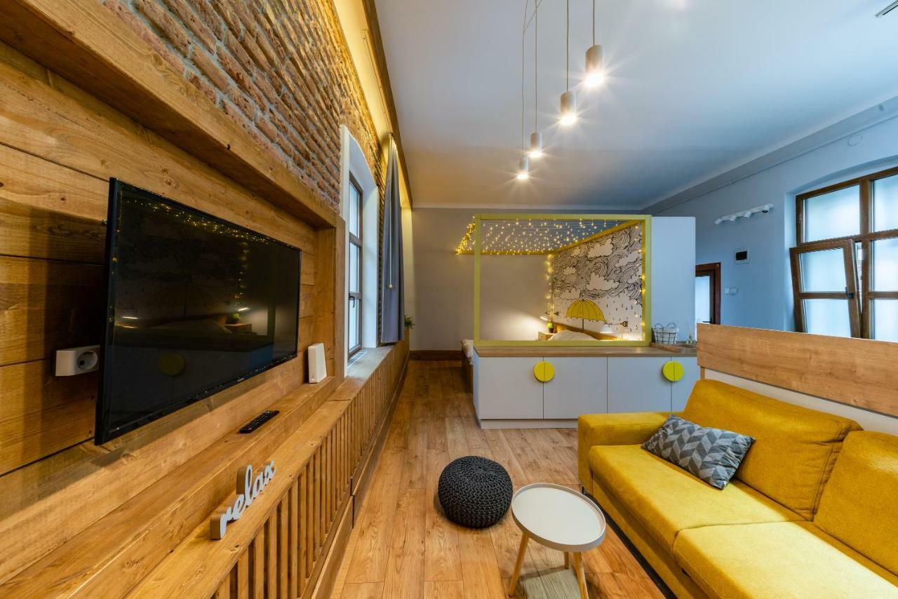 The Yellow Umbrella Studio Cluj-Napoca Buitenkant foto