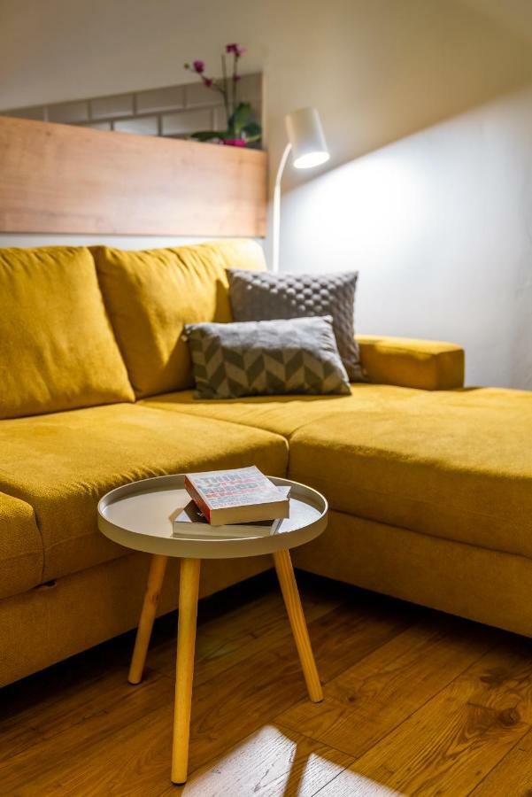 The Yellow Umbrella Studio Cluj-Napoca Buitenkant foto